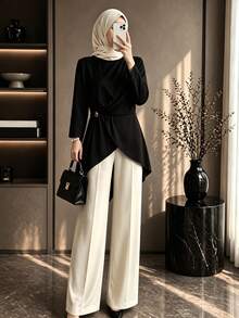 Celisse Atasan dengan Hem Asimetris Polos - Hitam - View 1