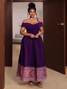 Maweii Gaun dengan Detail Lipatan dan Bahu Terbuka Ukuran Plus - Purple - View 1
