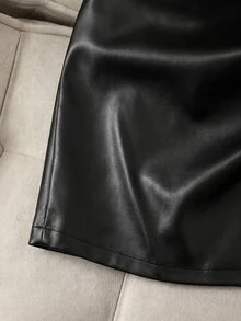 SHEIN Franclia 純色抓皺 PU 皮革包臀裙 - 黑色 - 查看 4