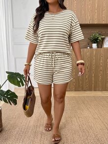 SHEIN Frenchy Camiseta de hombros caídos con estampado a rayas y shorts con cintura de cordón - Café integral - Ver 4