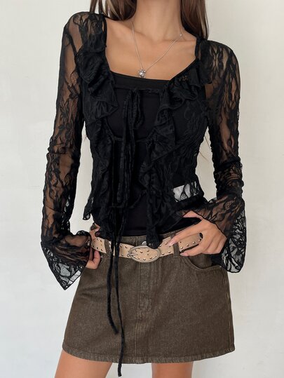 K-Vae Women's Black Cropped Long Sleeve Lace Top