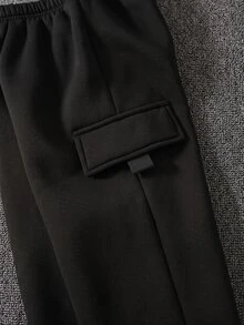 SHEIN 小男孩字母拼接裝飾翻蓋口袋運動衫與運動長褲套裝 - 彩色 - 查看 8