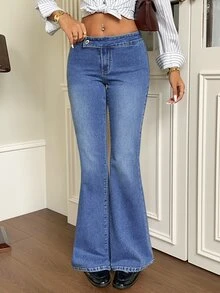 Rivivi 1 buah Celana Jeans Model Flare dengan Kancing di Bagian Depan - Biru - View 3