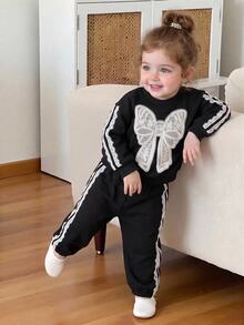 SHEIN Baby Girl Bow Patchwork Front Contrast Lace Pullover Sweatshirt & Sweatpants Set - Black - View 4