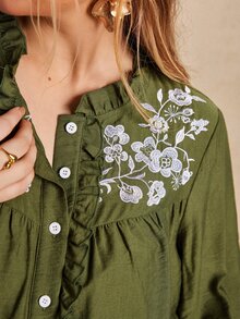 Écloséra Curve Plus Floral Embroidery Frill Trim Flounce Sleeve Blouse - Green - View 6