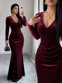 Elenzga Faux Pearl Beaded Plunging Neck Mermaid Hem Velvet Dress - Burgundy - View 1