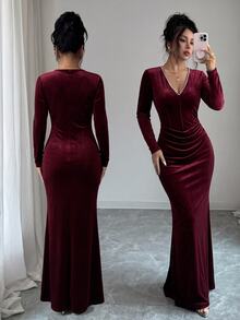 Elenzga Faux Pearl Beaded Plunging Neck Mermaid Hem Velvet Dress - Burgundy - View 4