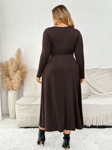 Plussiva فستان أمومة كاجوال بأكمام طويلة مجعد بلون موحد مقاس كبير - بني - مشاهدة 2
