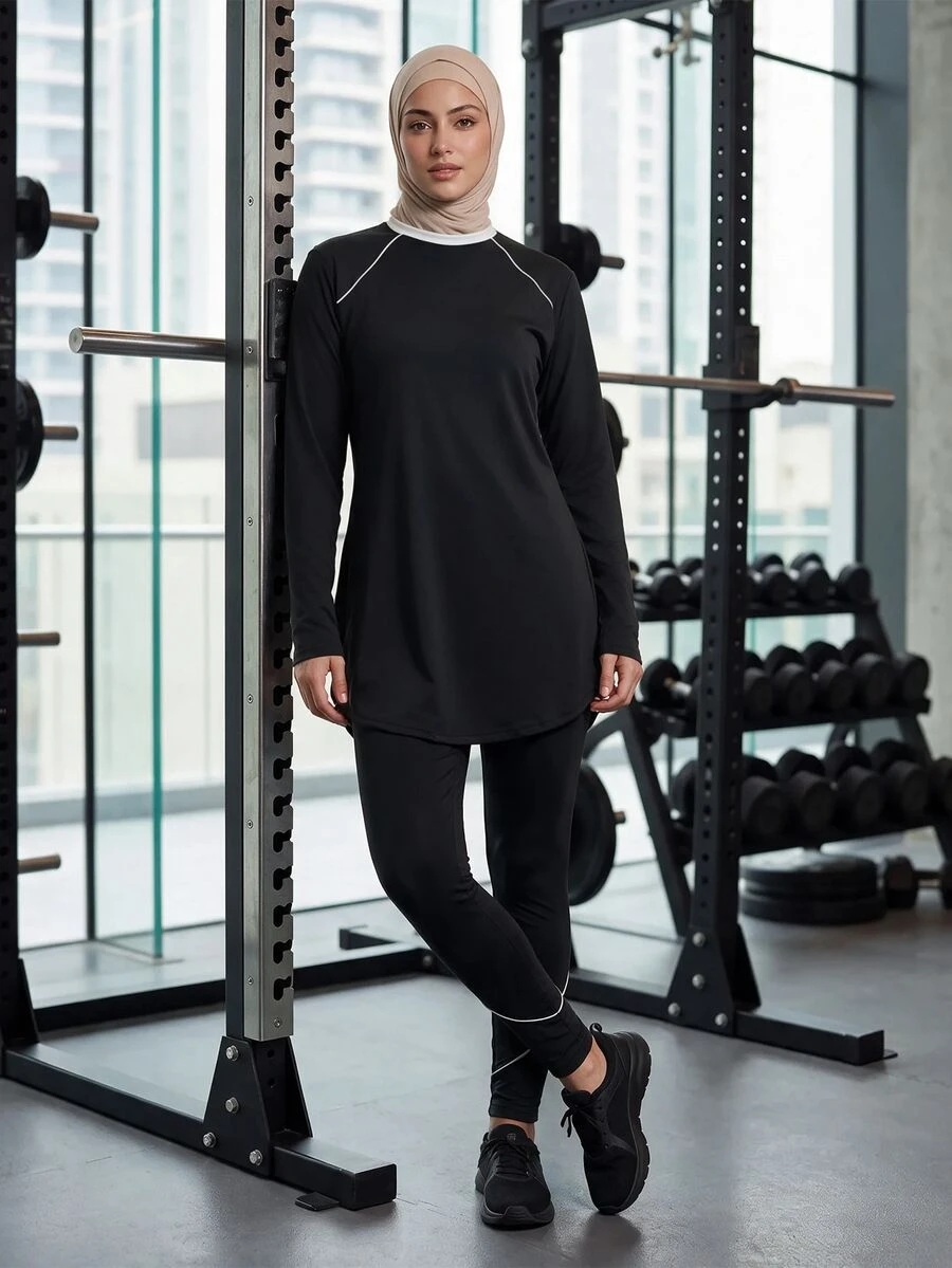 SHEIN With My Calm تي شيرت رياضي بغطاء رأس للرجال مع سروال رياضي 2 في 1 - الأسود - مشاهدة 1