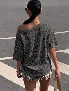 Muchica Plus Leopard Print Asymmetrical Shoulder Tee - Multicolor - View 2