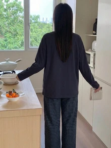 Dazy Plus 可愛卡通印花寬鬆短袖上衣與格紋長褲女款大尺碼家居服套裝 春夏睡衣套裝 - 藏蓝色 - 查看 6