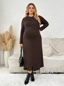 Plussiva فستان أمومة كاجوال بأكمام طويلة مجعد بلون موحد مقاس كبير - بني - مشاهدة 7