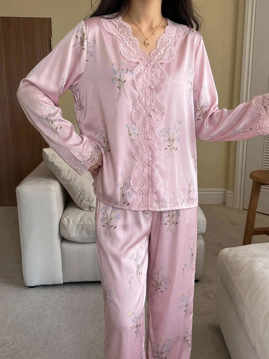DAZY Conjunto de Pijama con Estampado Floral y Encaje en Contraste - Púrpura polvoriento - Ver 1
