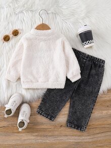 SHEIN 男嬰字母刺繡泰迪衛衣與牛仔褲套裝 - 彩色 - 查看 2