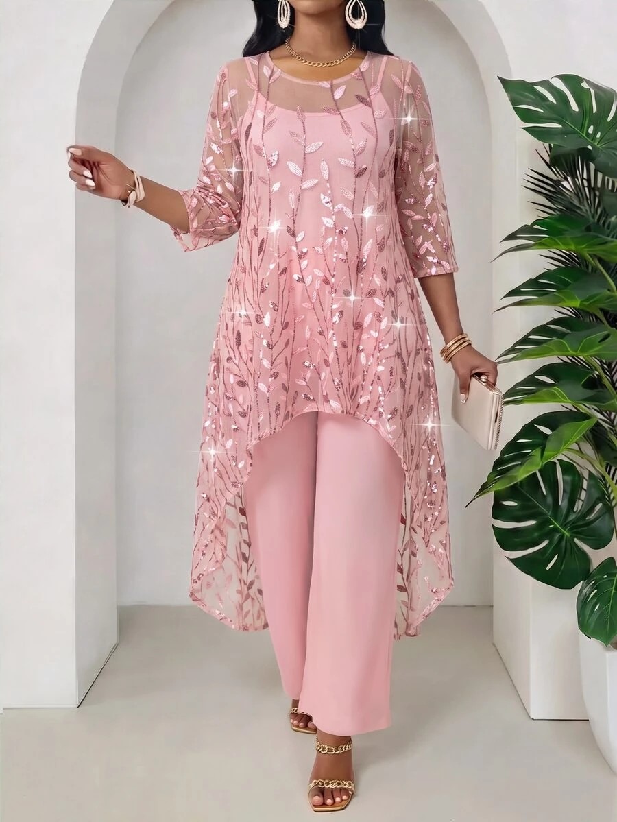 SHEIN Lady CURVE طقم نسائي مقاس كبير من ملابس علوية شبكية مزينة بالترتر بنقوش نباتية وحافة غير متماثلة مع بنطال واسع الساق - وردي - مشاهدة 1