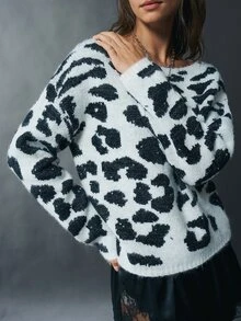 Bohemela Suéter con hombros caídos y estampado de leopardo - Beis - Ver 4