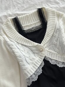 Elamini 女款蕾絲鈕扣裝飾麻花編織短版長袖可愛精緻氛圍感開襟衫 - 白色 - 查看 3