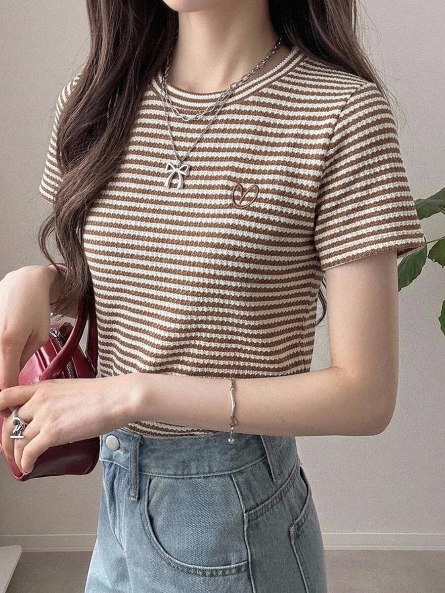 DAZY Women's Heart Embroidered Pattern Striped Casual Daily Short Sleeve T-Shirt - Khaki - View 1