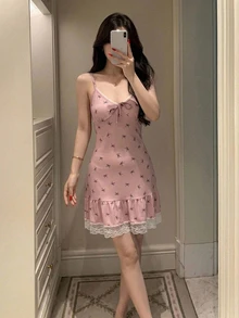 DAZY 蝴蝶結圖案蕾絲拼接修身無袖細肩帶短洋裝 夏季女款睡裙 - 粉色 - 查看 5