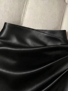 SHEIN Franclia 純色抓皺 PU 皮革包臀裙 - 黑色 - 查看 3
