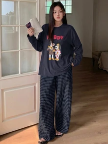 Dazy Plus 可愛卡通印花寬鬆短袖上衣與格紋長褲女款大尺碼家居服套裝 春夏睡衣套裝 - 藏蓝色 - 查看 5