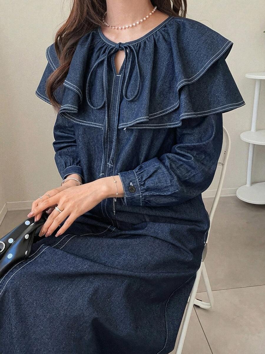 Dazy Plus 大尺碼女款休閒牛仔長洋裝,圓領、前綁帶、拼接荷葉邊下擺、短袖,適合春夏秋季 - 深色水洗藍 - 查看 1