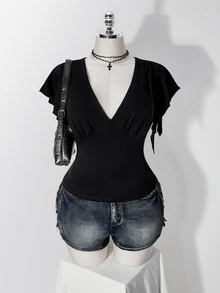 SHEIN ICON Women's Plus Size Retro Sexy Casual Millennial Style Y2K Simple Commuting Deep V-Neck Ruffled Short Sleeve Gathered Black T-Shirt - Black - View 3