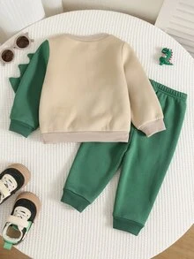 SHEIN 男嬰恐龍印花 3D 設計袋鼠口袋運動衫與運動長褲套裝 - 彩色 - 查看 2
