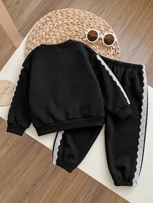 SHEIN Baby Girl Bow Patchwork Front Contrast Lace Pullover Sweatshirt & Sweatpants Set - Black - View 2