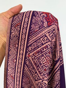 Maweii Gaun dengan Detail Lipatan dan Bahu Terbuka Ukuran Plus - Purple - View 7