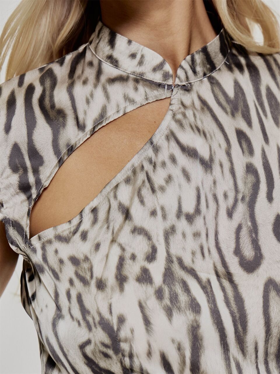 High Neck Animal Print Cutout Detail Cap Sleeve Cropped Top