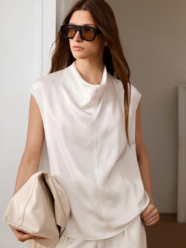 Anewsta Essential Top de cuello drapeado liso