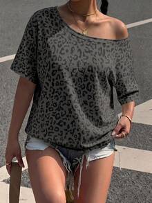 Muchica Plus Leopard Print Asymmetrical Shoulder Tee - Multicolor - View 3