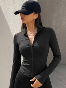 DAZY 女款極簡街頭風拉鍊長袖T恤，適合日常穿著 - 黑色 - 查看 5