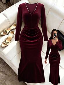 Elenzga Faux Pearl Beaded Plunging Neck Mermaid Hem Velvet Dress - Burgundy - View 8