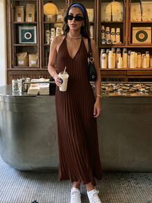Cévolie Solid Backless Halter Neck Pleated Hem Dress - Coffee - View 5
