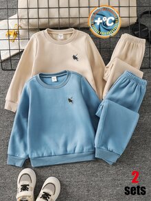 SHEIN 兒童 4 件組小男孩休閒基本款圓領運動衫與運動長褲，刺繡馬標誌，適合秋冬穿著 - 彩色 - 查看 5