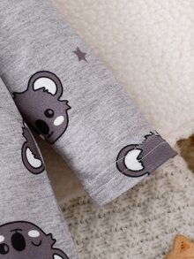 Conjunto de Pijama y Gorro con Estampado de Koala para Bebé Recién Nacido - Gris Claro - Ver 6