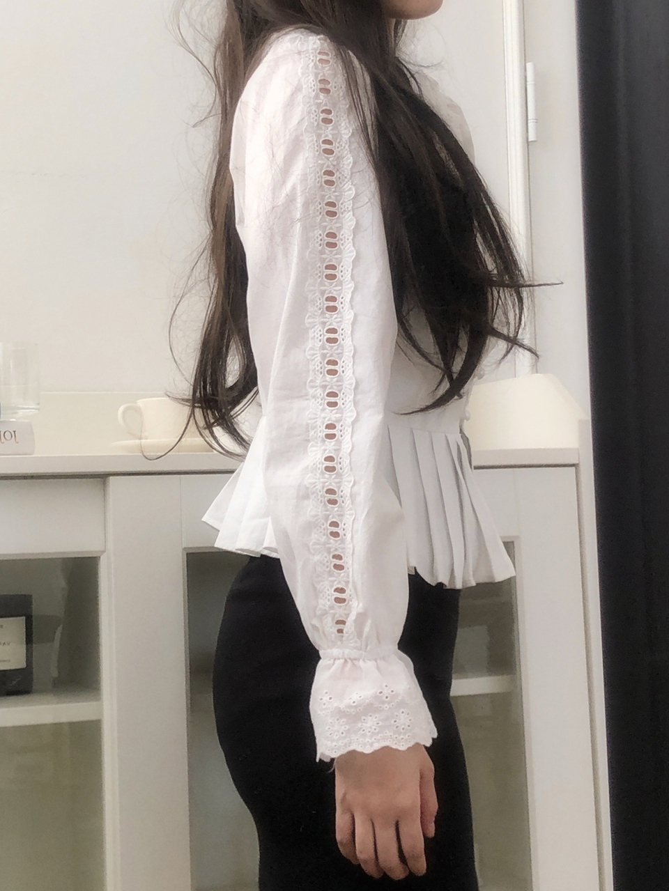 Solid Schiffy Ruffle Trim Flare Sleeve Pleated Hem Shirt Vacation