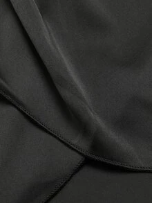 Celisse Atasan dengan Hem Asimetris Polos - Hitam - View 7