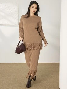 Heiryn Set Sweater dan Rok Rajut Oversize Wanita dengan Rumbai di Bagian Bawah dan Bahu Longgar - Khaki - View 4