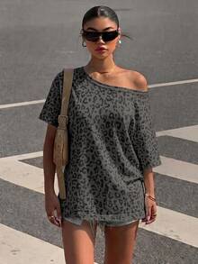 Muchica Plus Leopard Print Asymmetrical Shoulder Tee - Multicolor - View 4