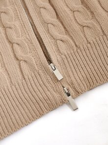 GlowEve Set Cardigan Rajut Kabel Polos dengan Bahu Longgar dan Resleting serta Celana Rajut dengan Potongan Meruncing - Unta - View 5