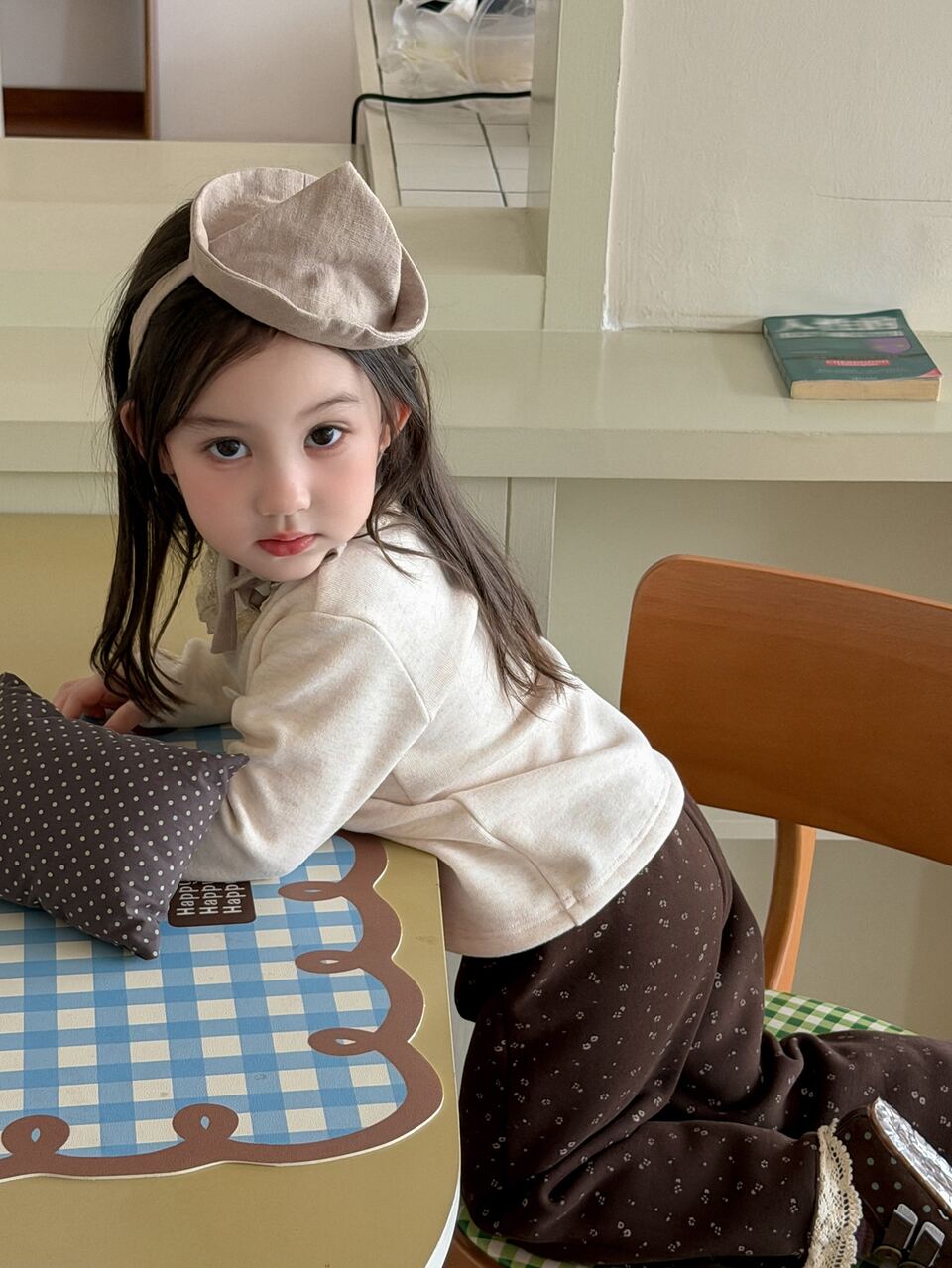 Baby Girl Bow Decor Casual Round Neck Long Sleeve Top Fall