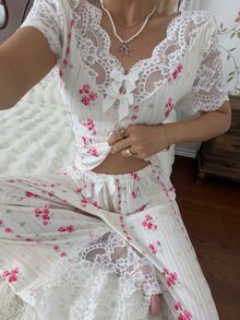 CottageSlumber 2pcs/Set Women's Lace Patchwork Sexy V-Neck Short Sleeve Printed Ribbed Top + Lace Patchwork Sexy Long Pants Pajamas - Multicolor - View 4