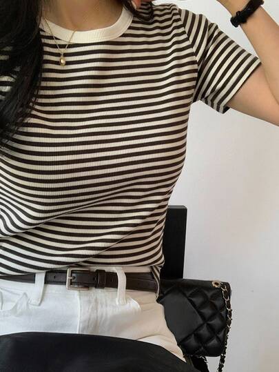 DAZY Women's Striped Short Sleeve T-Shirt, Summer Versatile Loose Round Neck Pullover Top