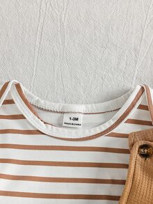 SHEIN 2件組新生兒男嬰黑白條紋圓領長袖連身衣 + 海軍藍華夫格針織熊刺繡吊帶褲含帽子，休閒可愛韓風時尚套裝，適合秋季日常穿著、旅行、度假、派對等場合 - 棕色 - 查看 9