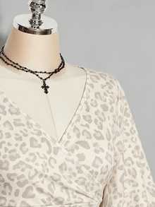 SHEIN ICON تي شيرت مقاس كبير بطبعة نمر وأكمام مكشكشة - متعدد الألوان - مشاهدة 7