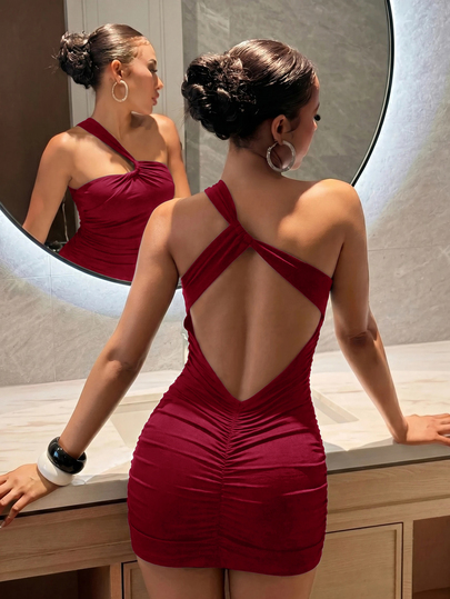Slaydiva Vestido mini ajustado de mujer con espalda descubierta, hombro cruzado, un solo hombro, copa retorcida y volantes en color marrón - Sexy y elegante para fiestas de cumpleaños, citas, fiestas y discotecas - A