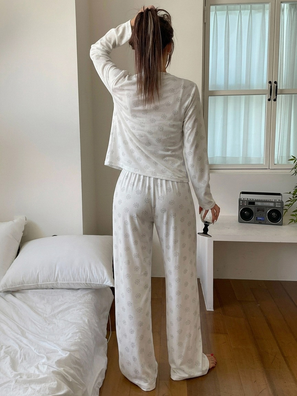 Women's Ditsy Floral Top And Pants Pajama Set